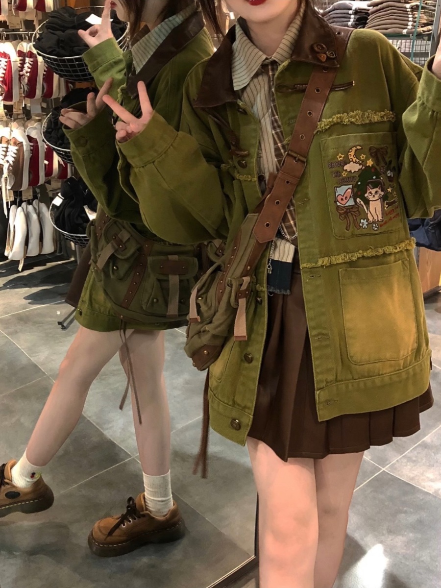 Winter Clothing Trends 2025 Women'S - เสื้อแจ็คเก็ตผู้หญิงแบบควิลท์ เสื้อผ้าผู้หญิง เทรนด์ปี 2025 ฤดูใบไม้ร่วง ลายทางตัดกัน